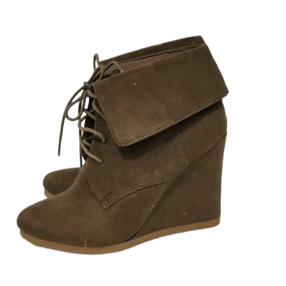 Mossimo Supply Co Women Size  9 Army Olive Green  Lace Up Platform‎ Wedge Bootie